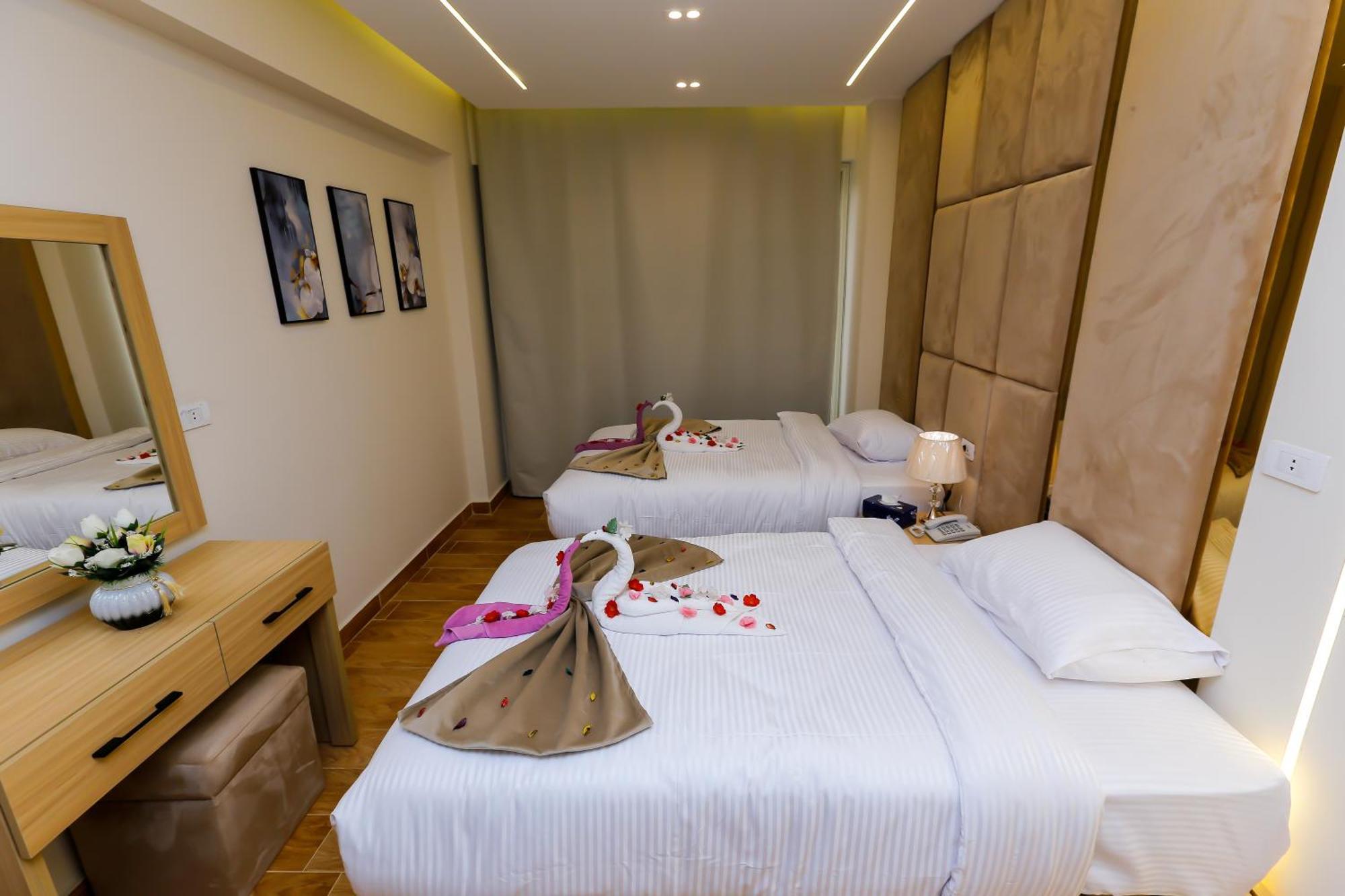 Rizk Pyramids View Hotel Kafret el-Gabal المظهر الخارجي الصورة