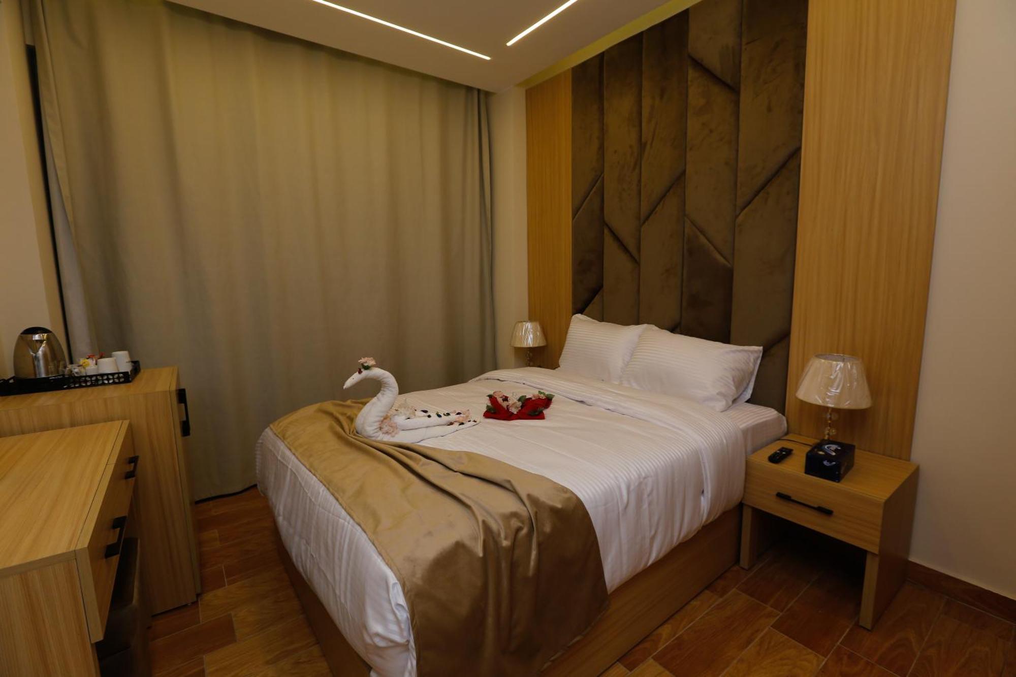 Rizk Pyramids View Hotel Kafret el-Gabal المظهر الخارجي الصورة