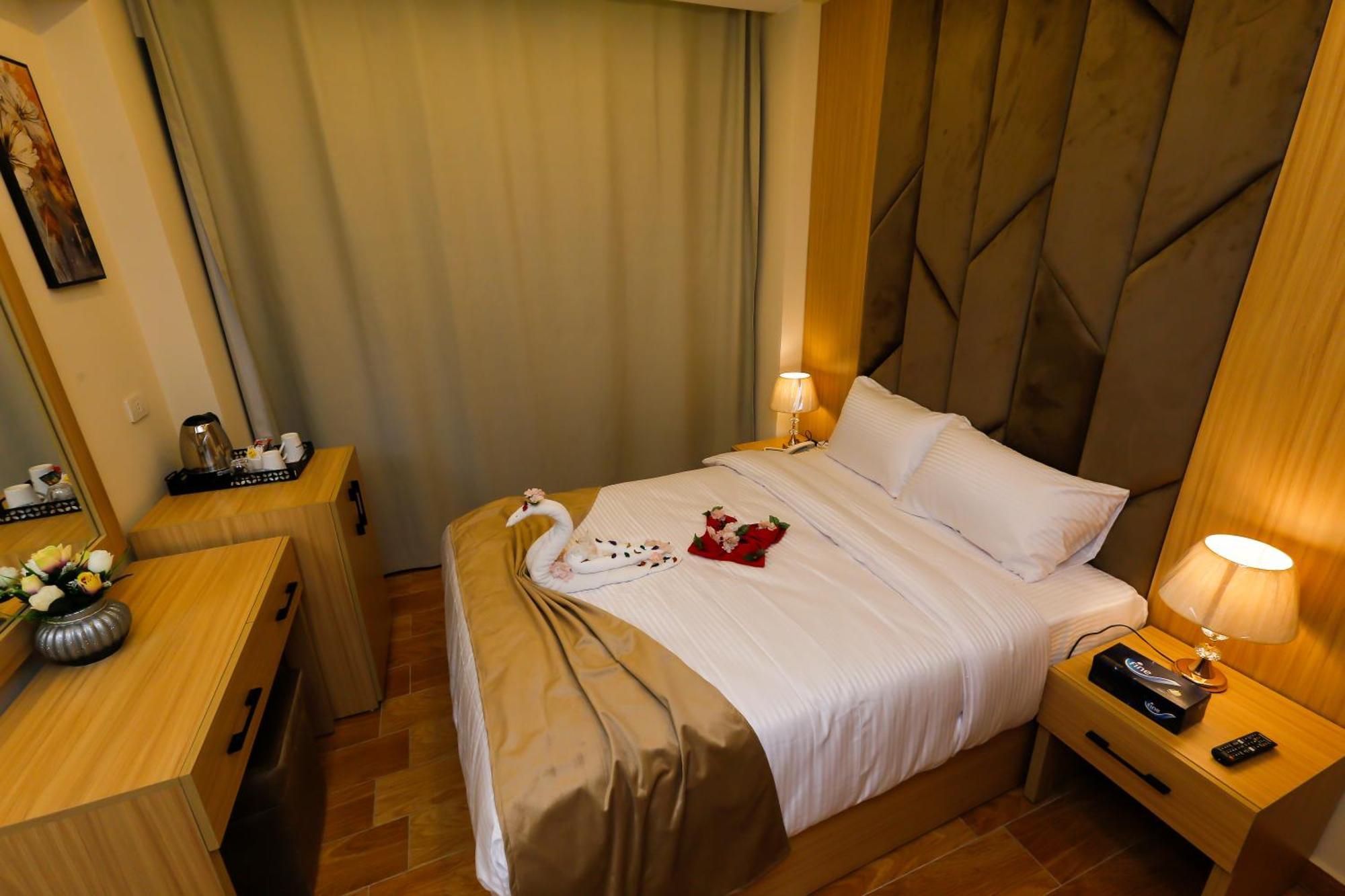 Rizk Pyramids View Hotel Kafret el-Gabal المظهر الخارجي الصورة